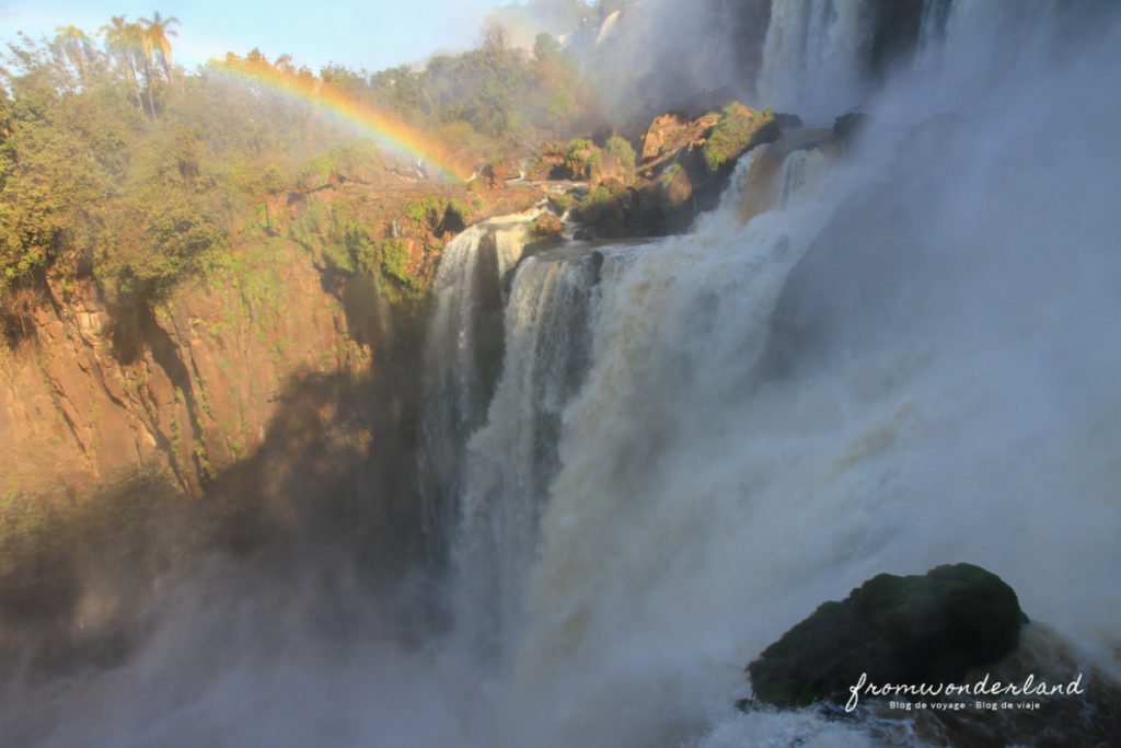 Chutes avec arc en ciel 