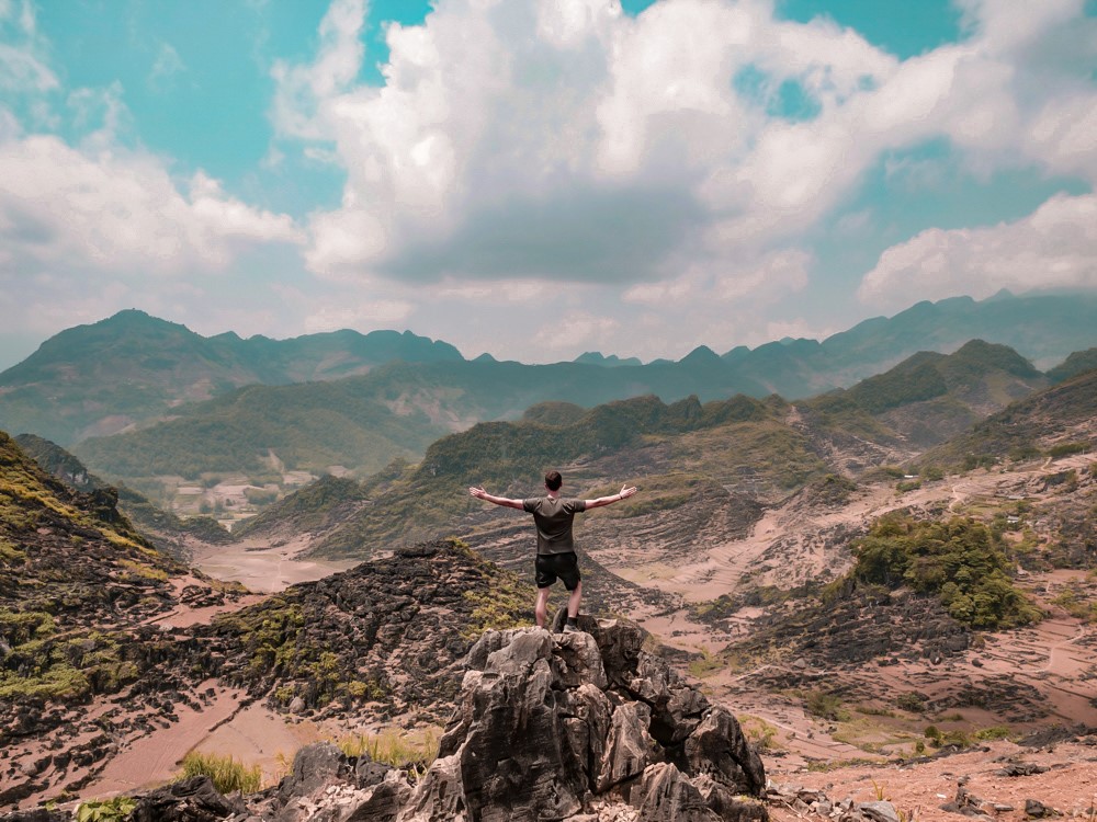 Photo devant la vallée de Ha Giang