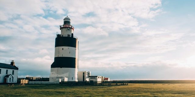 photo-by-braden-collum-unsplash-hook-head