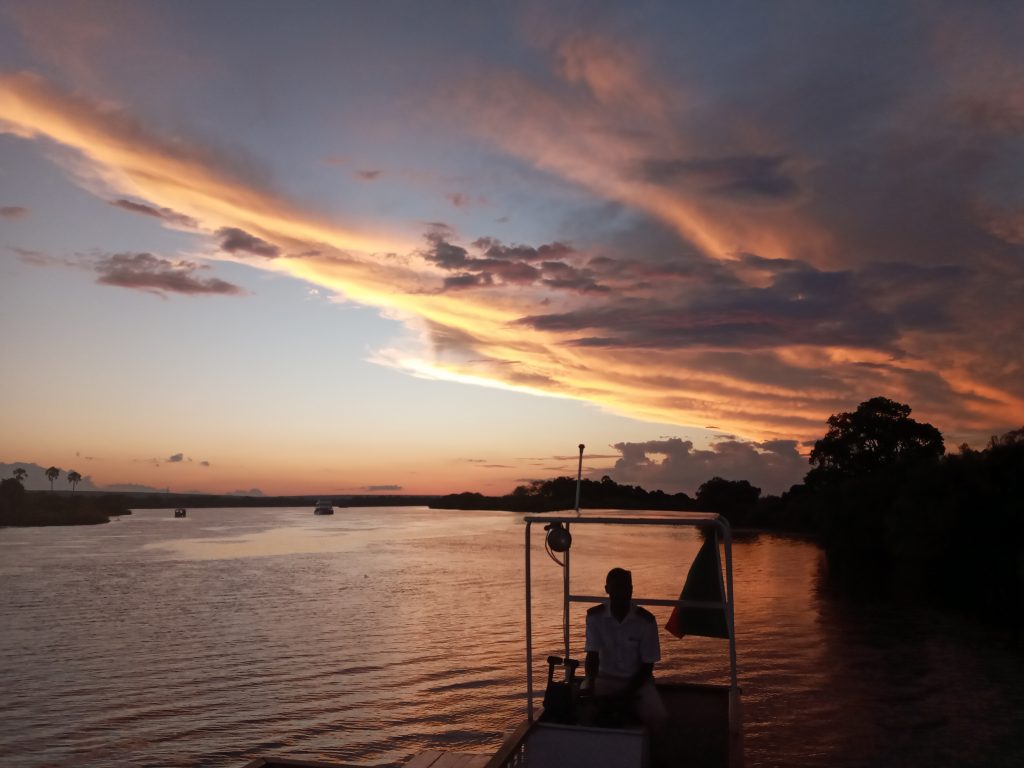 Sunset Cruise - Zambie