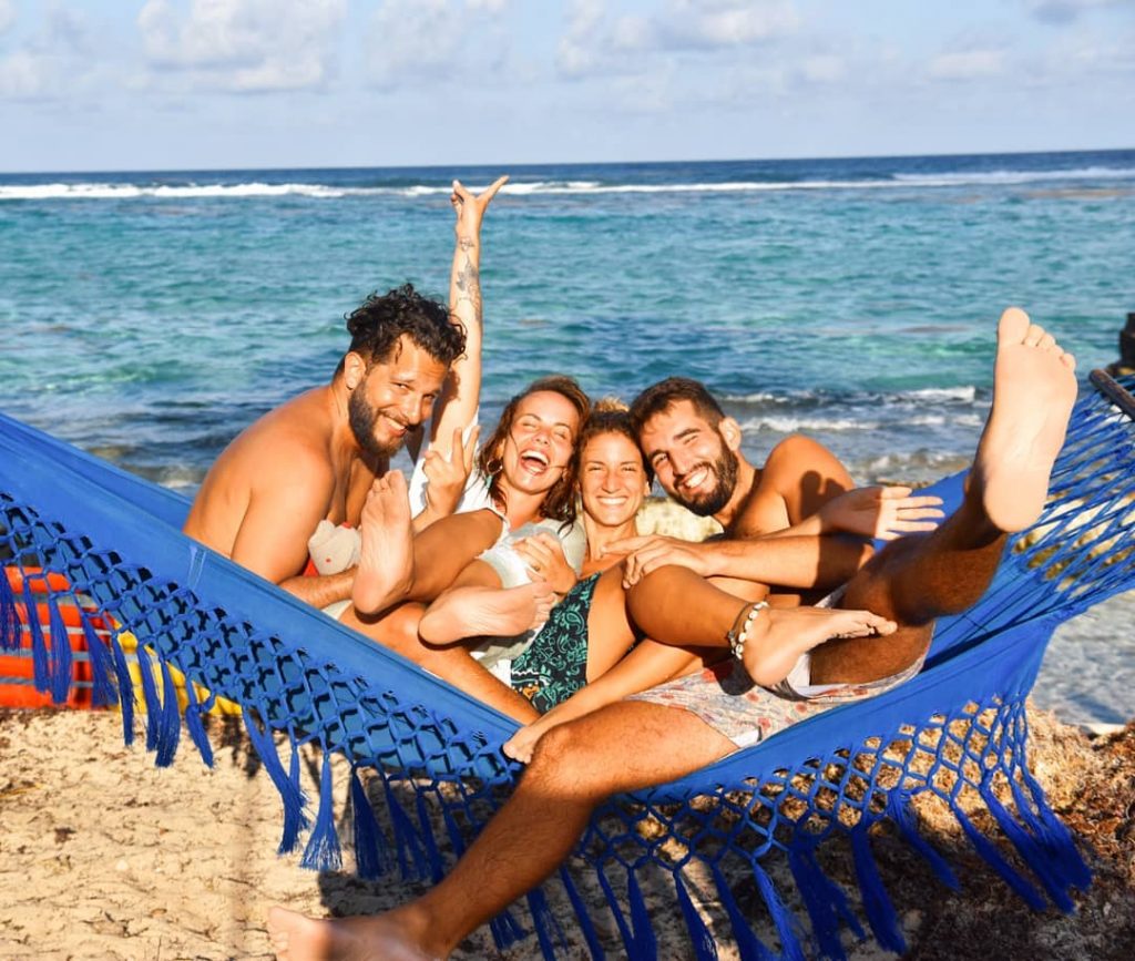 Amis sur la plage