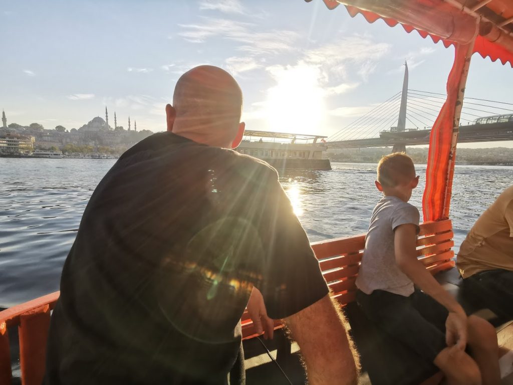 Le bateau avec les enfants