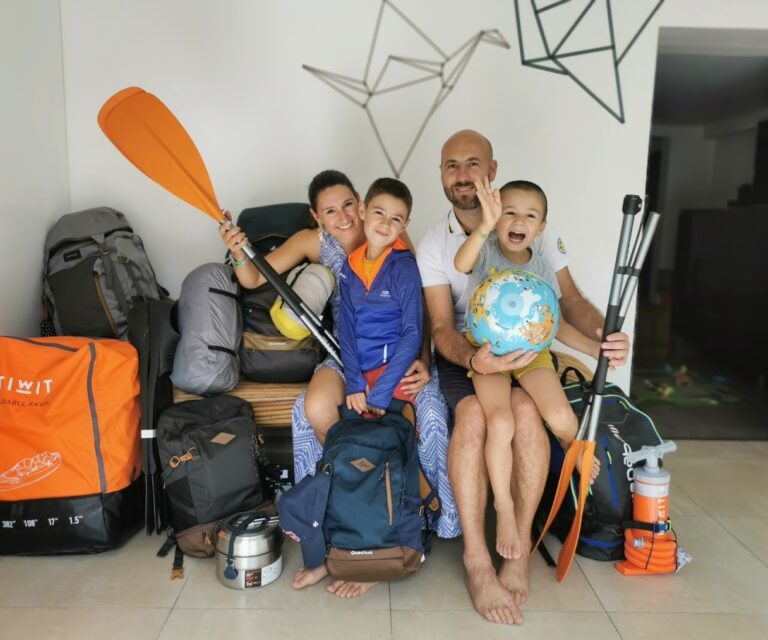 Famille Découvre le Monde