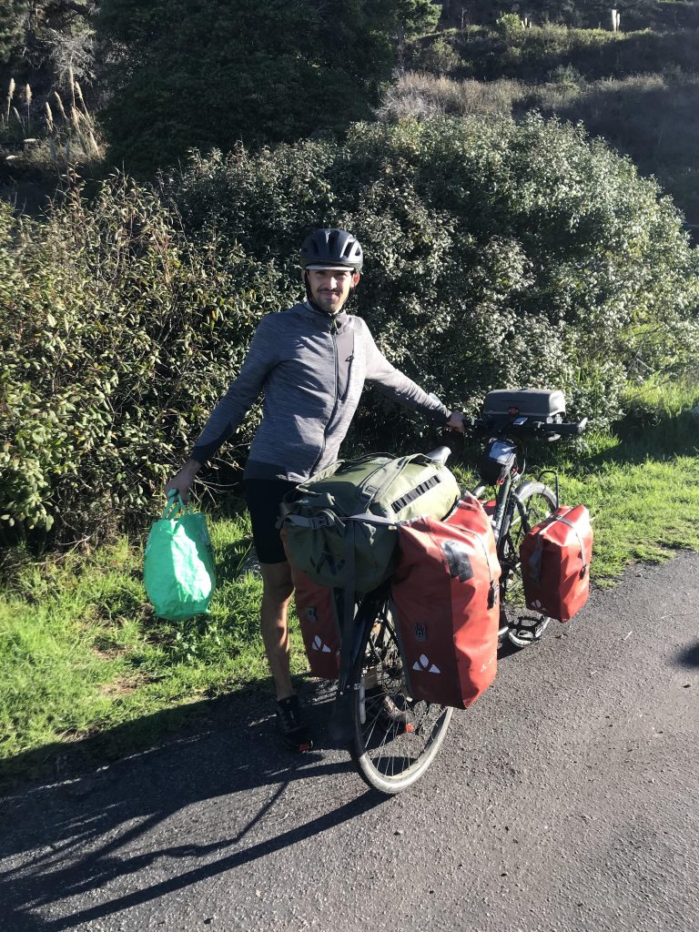 Ramassage de déchets à vélo