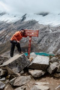 Comment prévenir le mal d'altitude à 2500m ? 