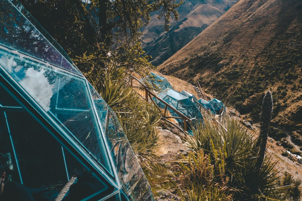 Prévenir mal d'altitude dans une maison igloo en montagne