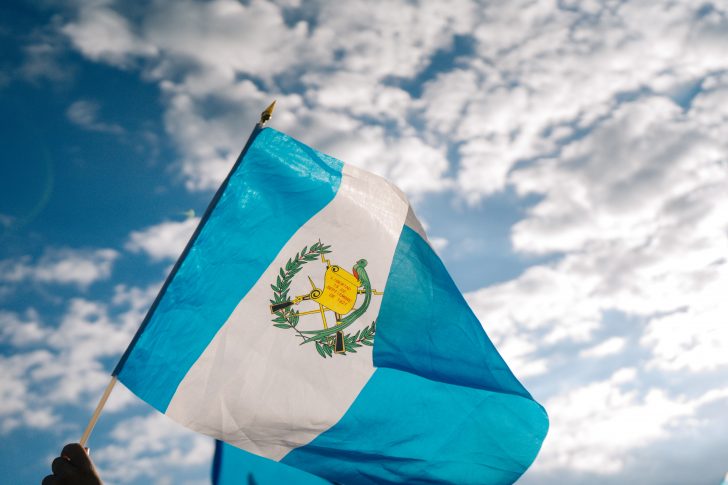 shalom-de-leon–hbgU510TzU-unsplash (1) Drapeau du Guatemala